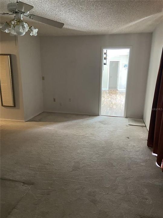 待售: $434,999 (4 贝兹, 3 浴室, 2019 平方英尺)