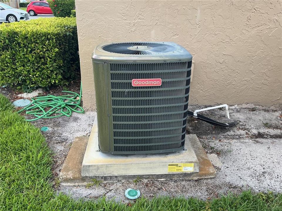 合同活跃: $190,000 (2 贝兹, 2 浴室, 1271 平方英尺)