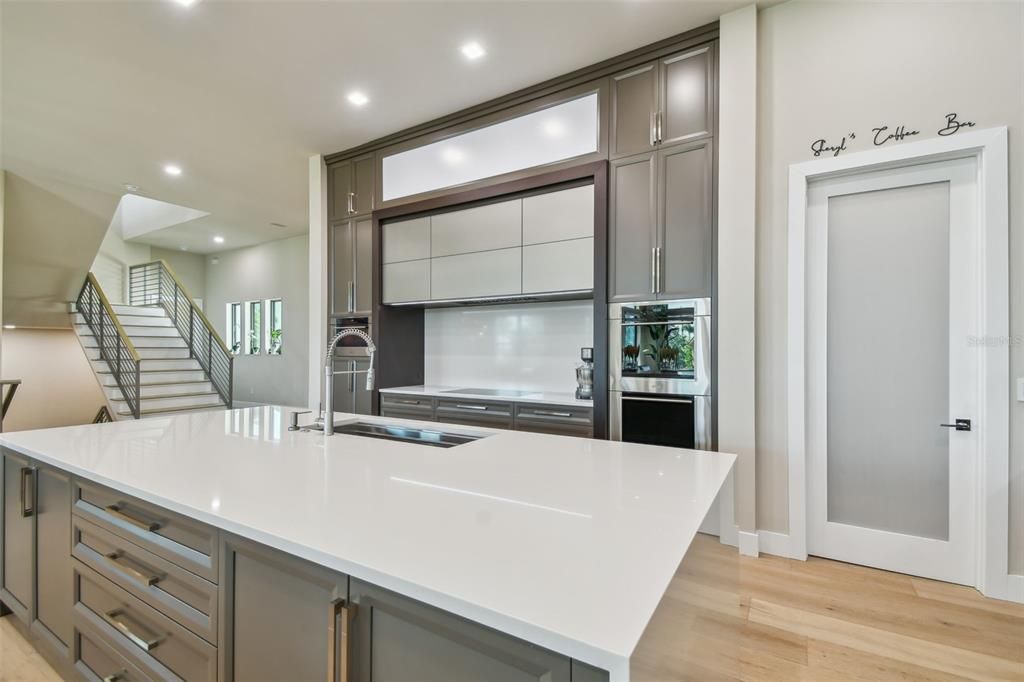 待售: $7,600,000 (4 贝兹, 4 浴室, 5523 平方英尺)