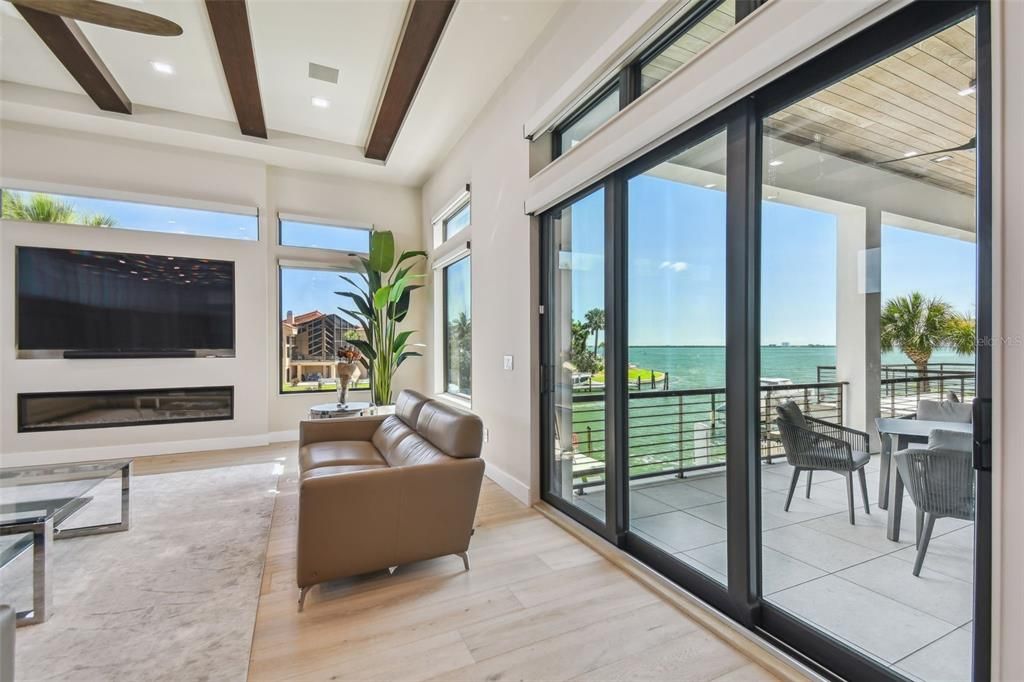 待售: $7,600,000 (4 贝兹, 4 浴室, 5523 平方英尺)