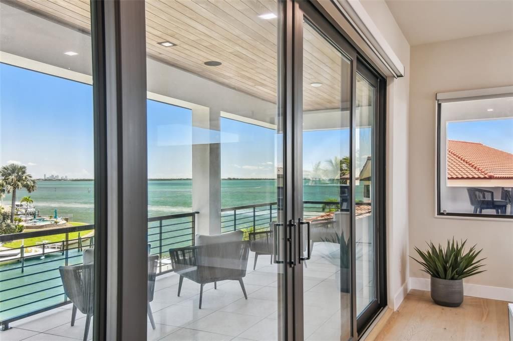 待售: $7,600,000 (4 贝兹, 4 浴室, 5523 平方英尺)