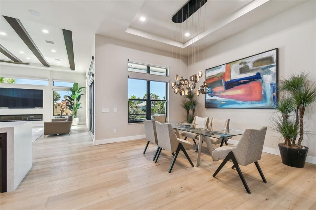 待售: $7,600,000 (4 贝兹, 4 浴室, 5523 平方英尺)