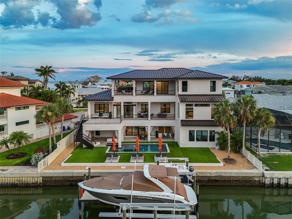 待售: $7,600,000 (4 贝兹, 4 浴室, 5523 平方英尺)