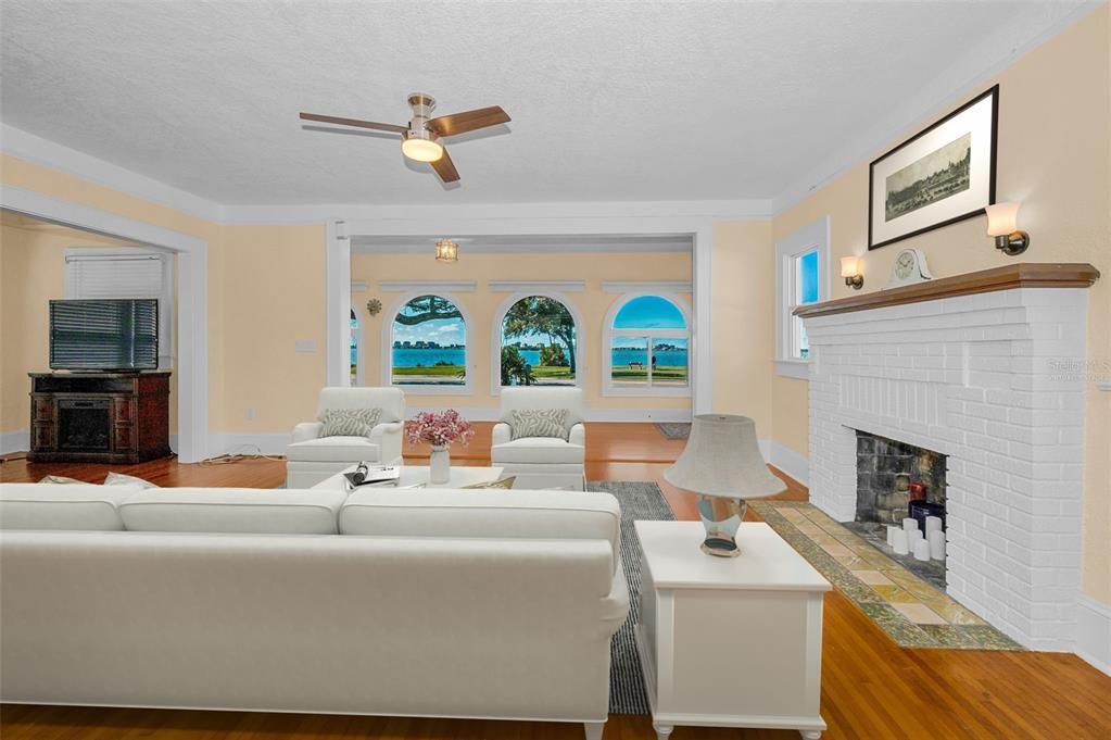 For Sale: $799,900 (2 beds, 2 baths, 1800 Square Feet)