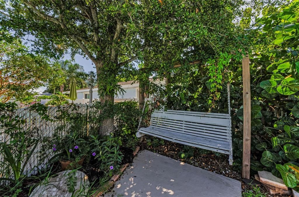 For Sale: $799,900 (2 beds, 2 baths, 1800 Square Feet)