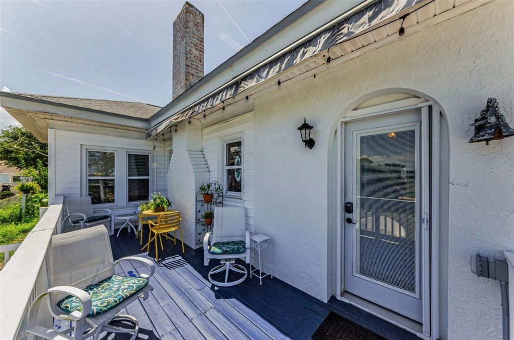 For Sale: $799,900 (2 beds, 2 baths, 1800 Square Feet)