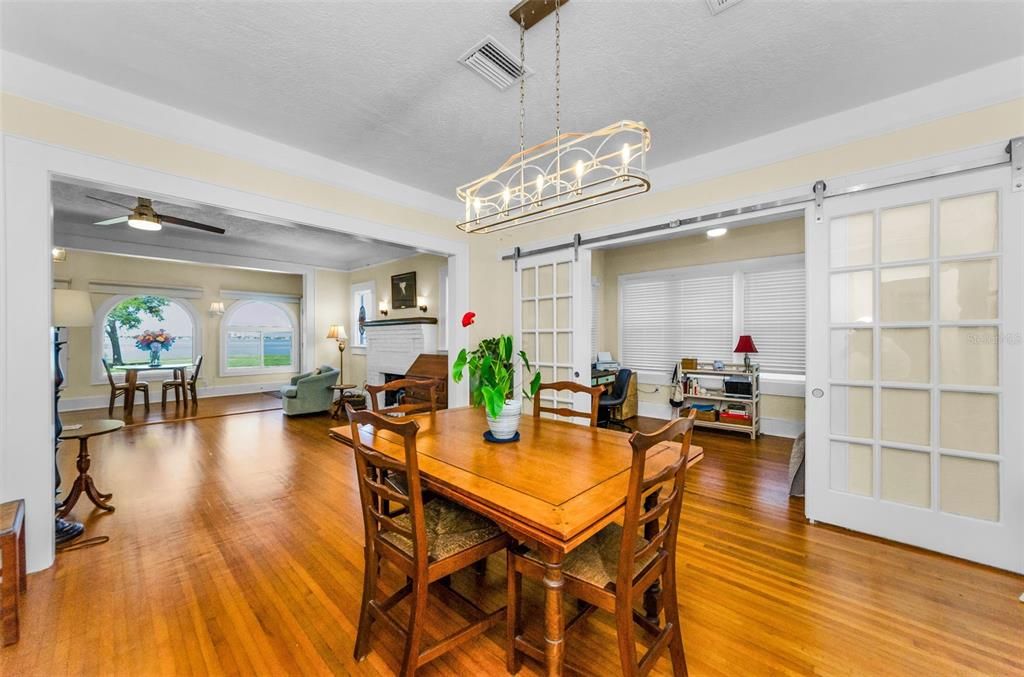 For Sale: $799,900 (2 beds, 2 baths, 1800 Square Feet)