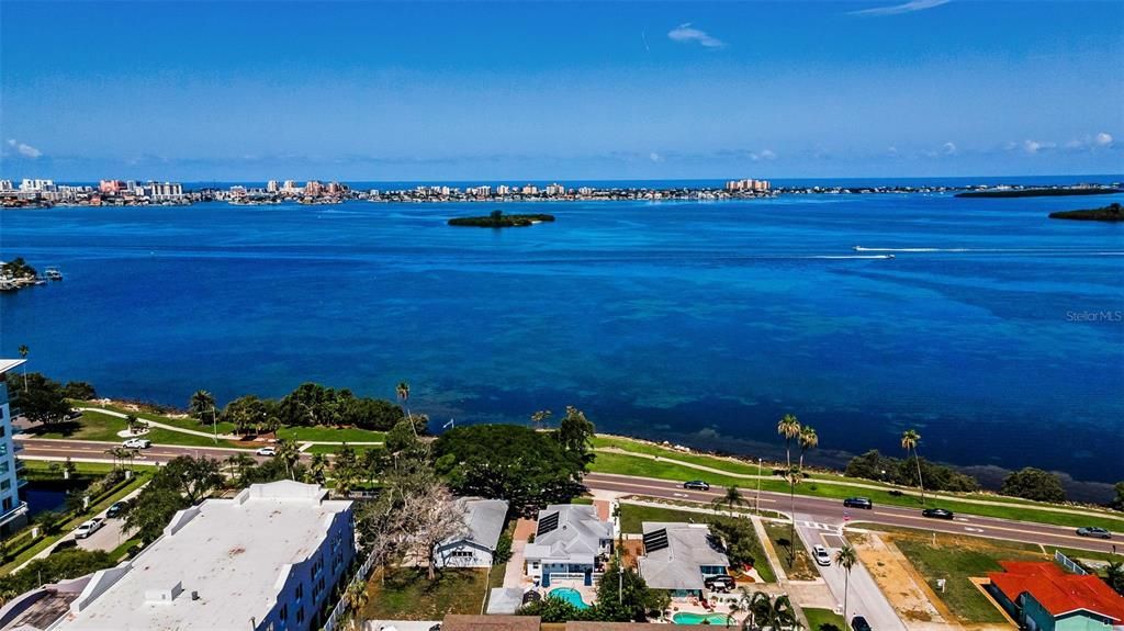 For Sale: $799,900 (2 beds, 2 baths, 1800 Square Feet)