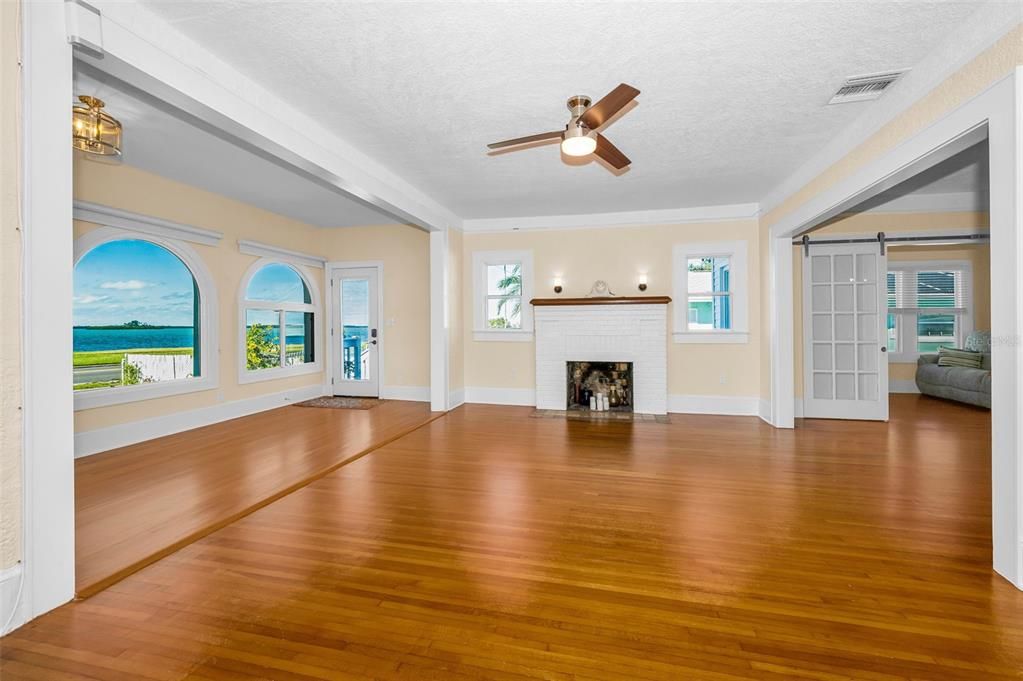 For Sale: $799,900 (2 beds, 2 baths, 1800 Square Feet)