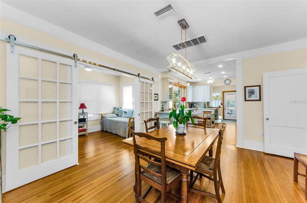 For Sale: $799,900 (2 beds, 2 baths, 1800 Square Feet)