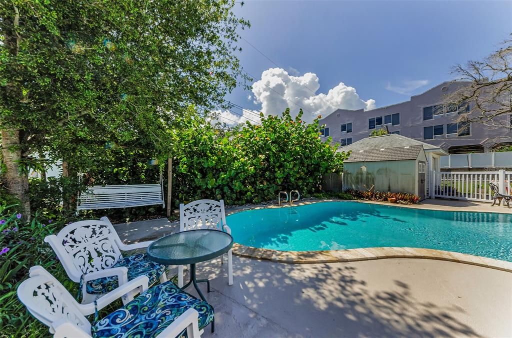 For Sale: $799,900 (2 beds, 2 baths, 1800 Square Feet)