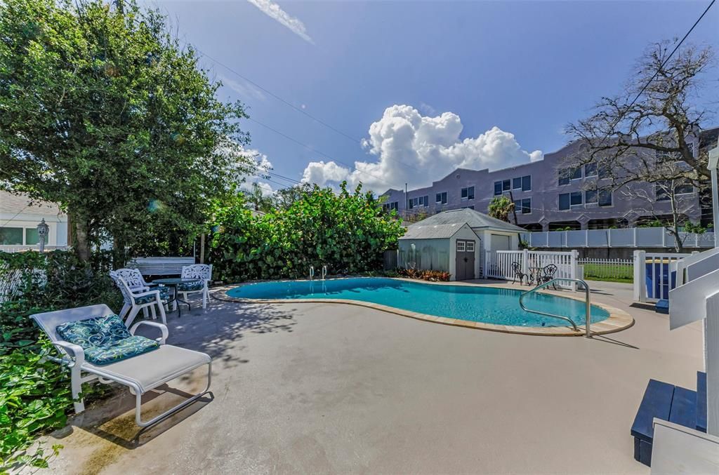 For Sale: $799,900 (2 beds, 2 baths, 1800 Square Feet)