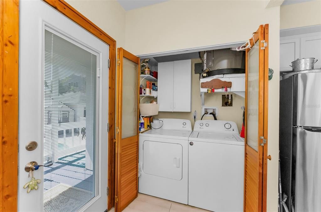 For Sale: $799,900 (2 beds, 2 baths, 1800 Square Feet)