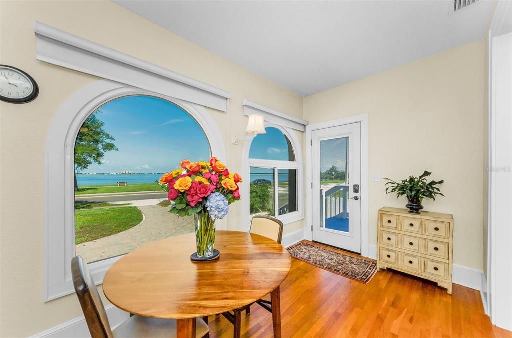 For Sale: $799,900 (2 beds, 2 baths, 1800 Square Feet)