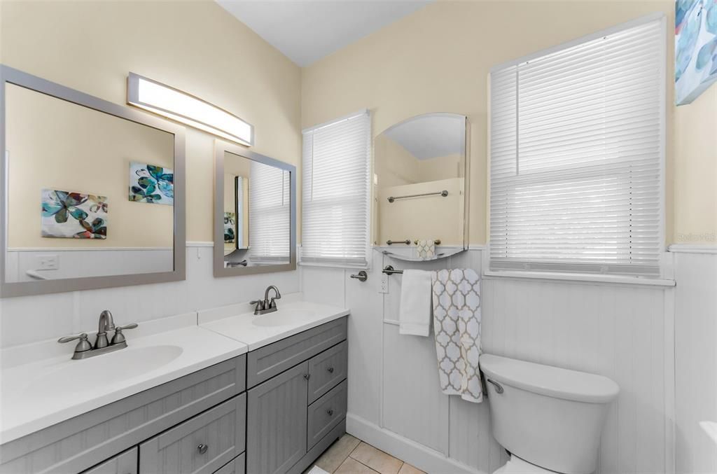 For Sale: $799,900 (2 beds, 2 baths, 1800 Square Feet)