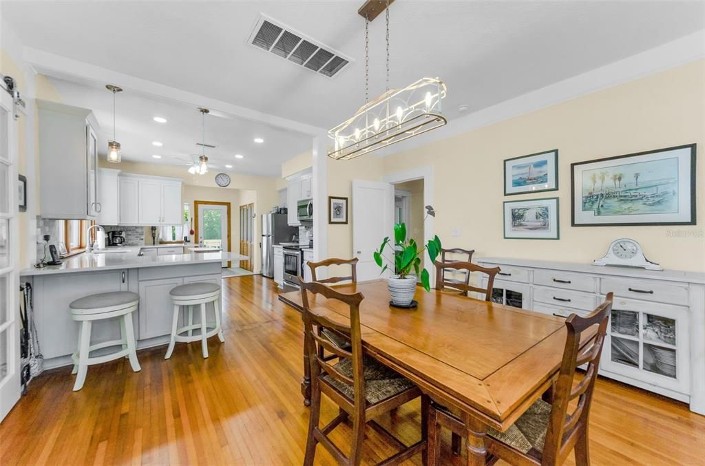 For Sale: $799,900 (2 beds, 2 baths, 1800 Square Feet)