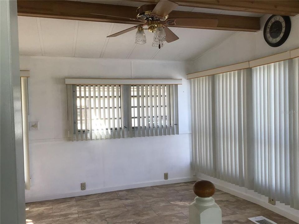 Activo con contrato: $95,400 (2 camas, 1 baños, 396 Pies cuadrados)