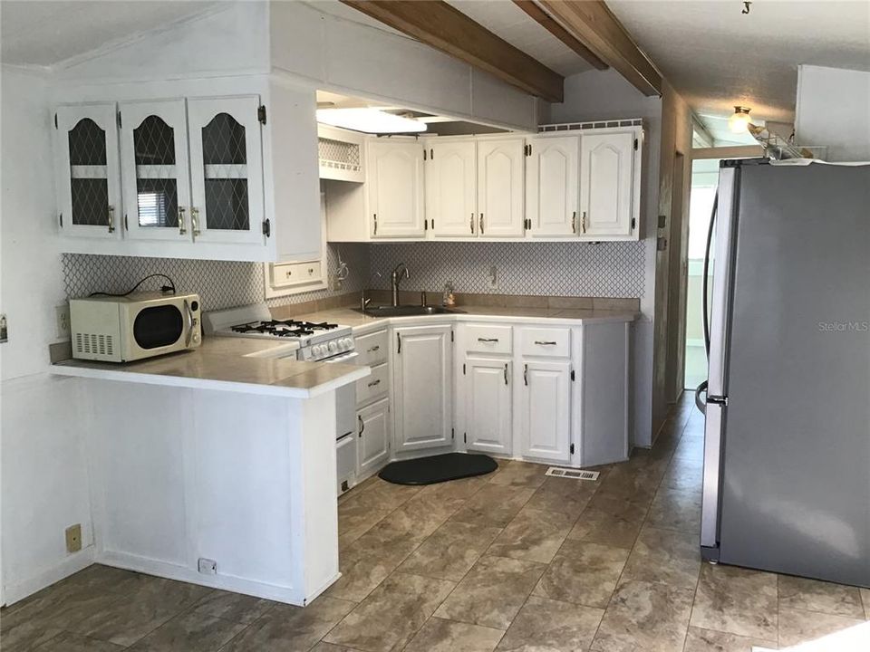 Activo con contrato: $95,400 (2 camas, 1 baños, 396 Pies cuadrados)