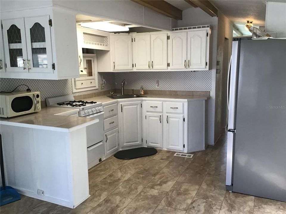 Activo con contrato: $95,400 (2 camas, 1 baños, 396 Pies cuadrados)