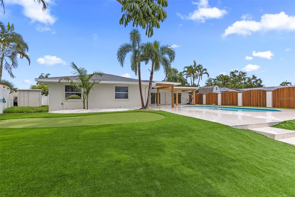 合同活跃: $1,248,000 (3 贝兹, 2 浴室, 1896 平方英尺)