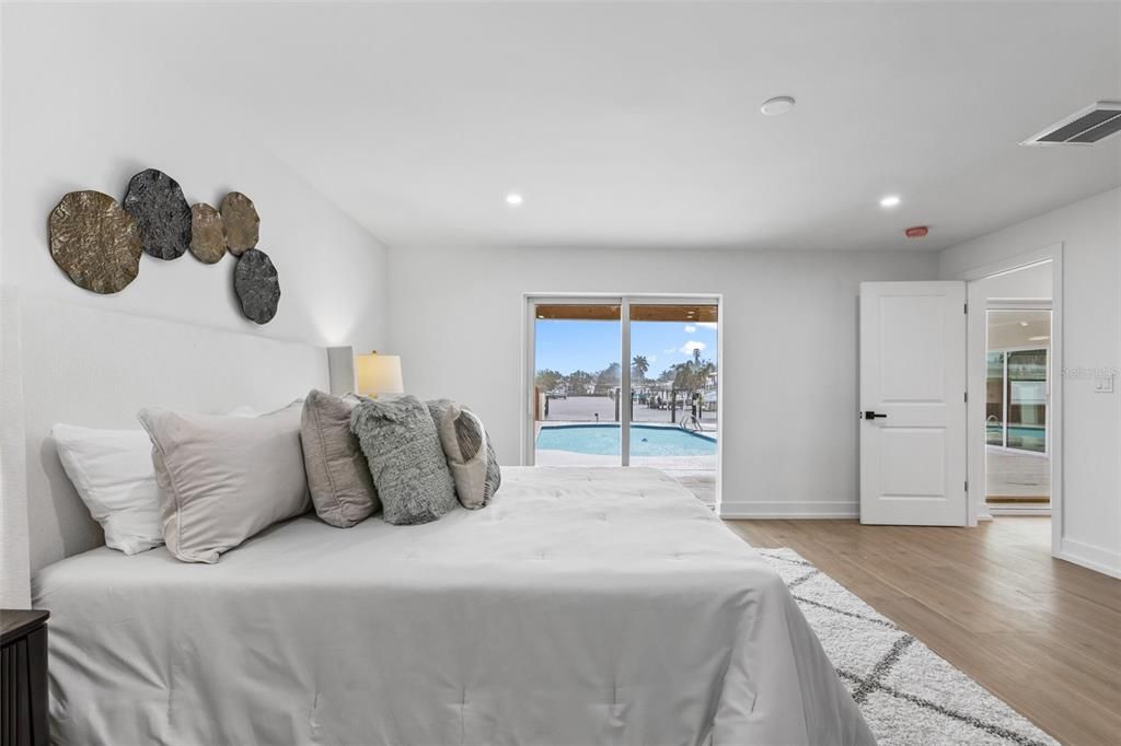 合同活跃: $1,248,000 (3 贝兹, 2 浴室, 1896 平方英尺)