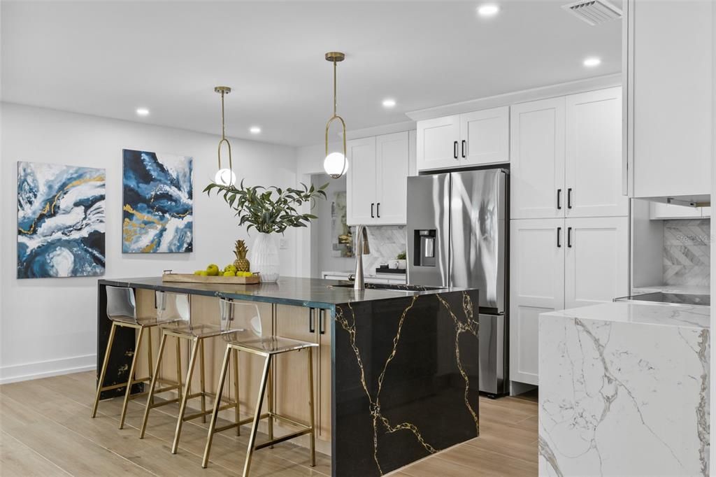 合同活跃: $1,248,000 (3 贝兹, 2 浴室, 1896 平方英尺)