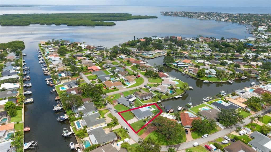 合同活跃: $1,248,000 (3 贝兹, 2 浴室, 1896 平方英尺)