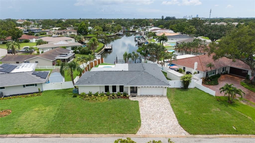 合同活跃: $1,248,000 (3 贝兹, 2 浴室, 1896 平方英尺)