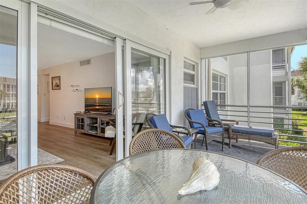 待售: $549,900 (2 贝兹, 2 浴室, 992 平方英尺)