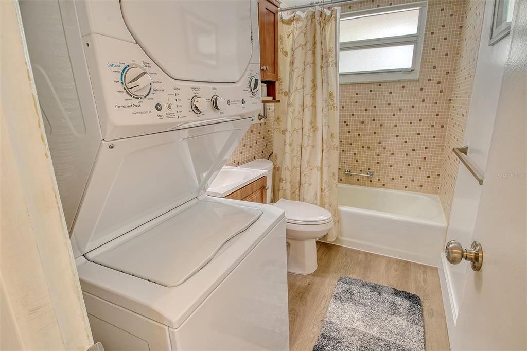 待售: $549,900 (2 贝兹, 2 浴室, 992 平方英尺)