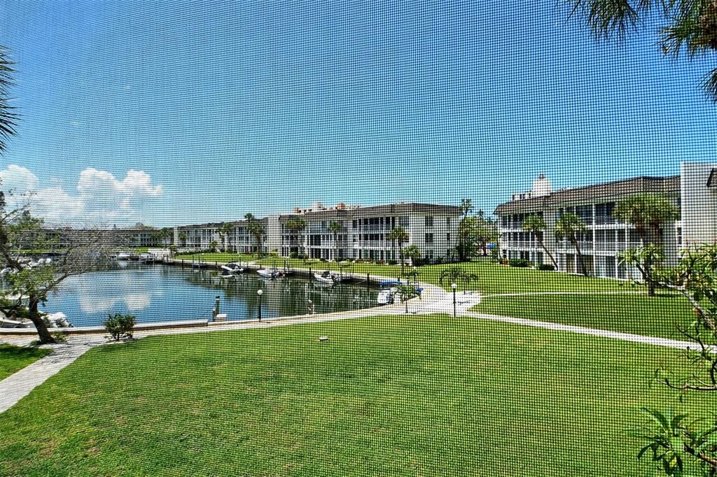 待售: $549,900 (2 贝兹, 2 浴室, 992 平方英尺)