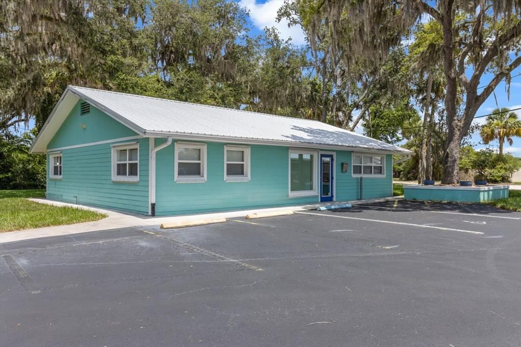 For Sale: $450,000 (0 beds, 0 baths, 1584 Square Feet)