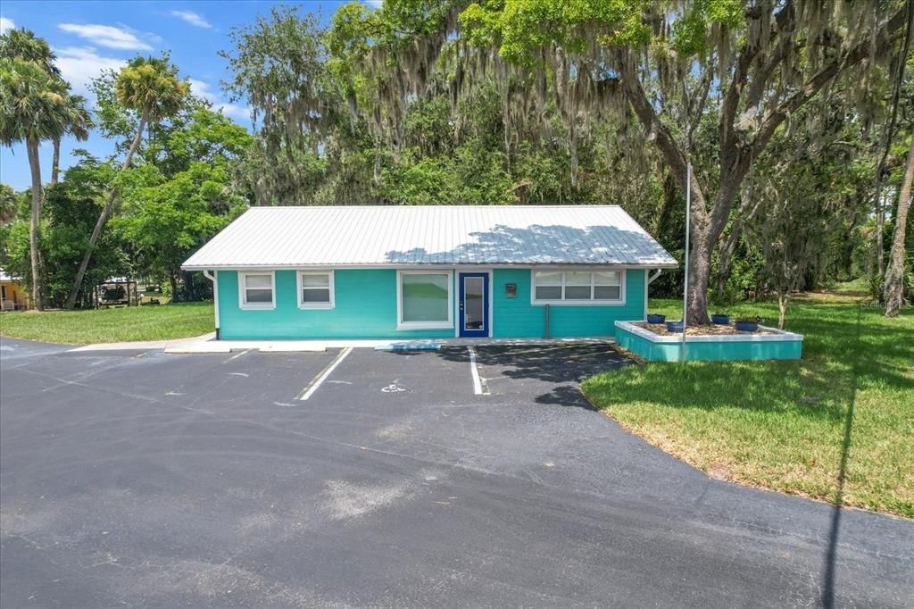 For Sale: $450,000 (0 beds, 0 baths, 1584 Square Feet)