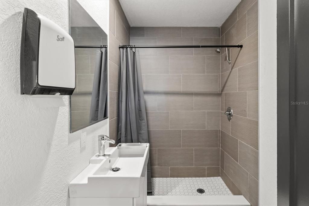 For Sale: $450,000 (0 beds, 0 baths, 1584 Square Feet)