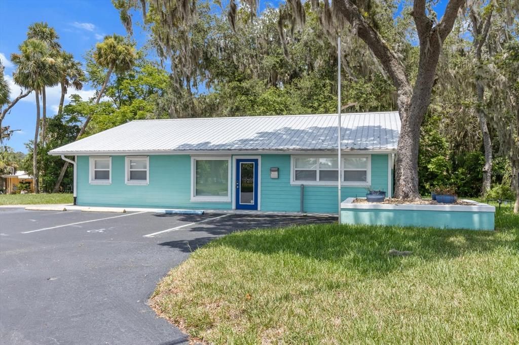 For Sale: $450,000 (0 beds, 0 baths, 1584 Square Feet)