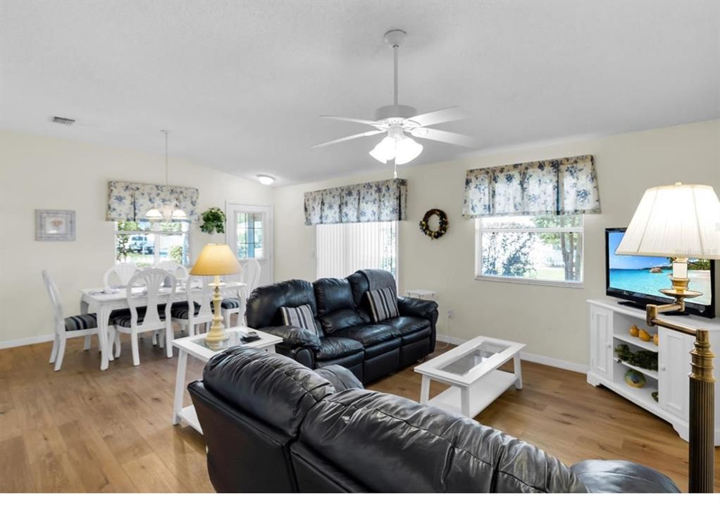 For Rent: $4,200 (2 beds, 2 baths, 1156 Square Feet)