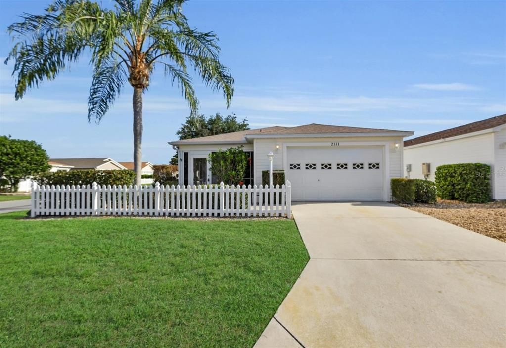 For Rent: $4,200 (2 beds, 2 baths, 1156 Square Feet)