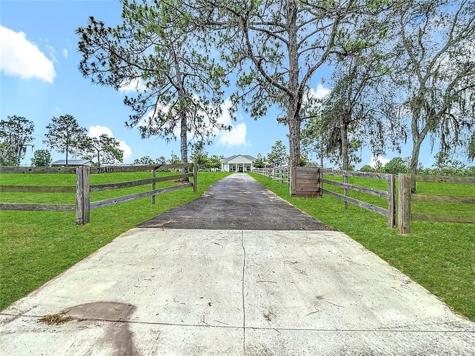 For Sale: $795,000 (3 beds, 3 baths, 3007 Square Feet)