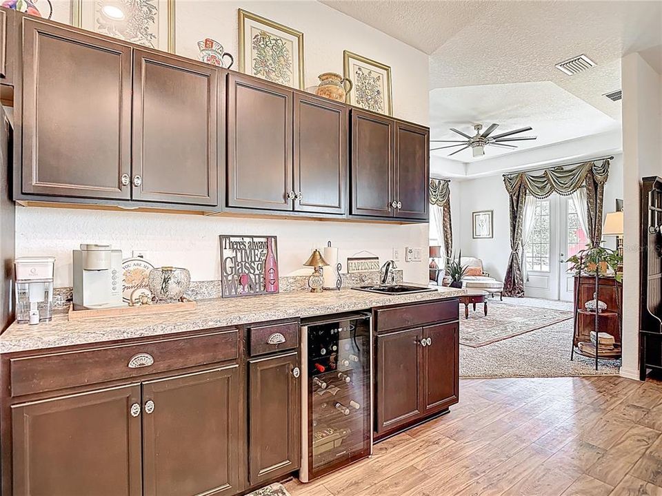 For Sale: $795,000 (3 beds, 3 baths, 3007 Square Feet)