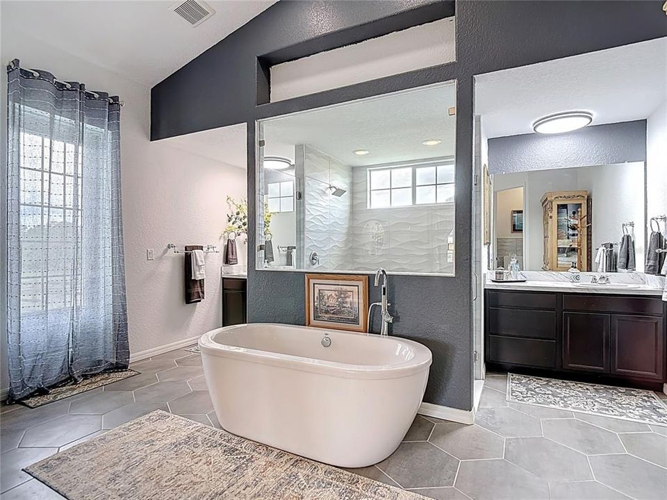 For Sale: $795,000 (3 beds, 3 baths, 3007 Square Feet)