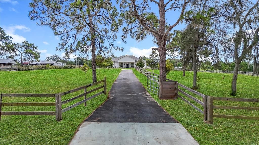 For Sale: $795,000 (3 beds, 3 baths, 3007 Square Feet)