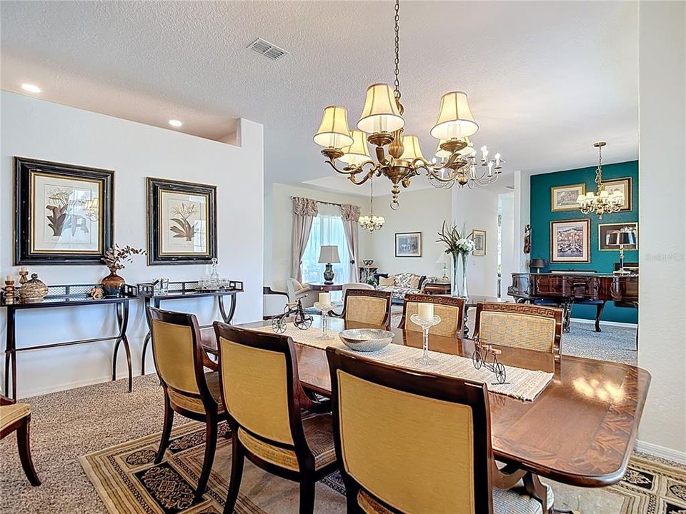 For Sale: $795,000 (3 beds, 3 baths, 3007 Square Feet)