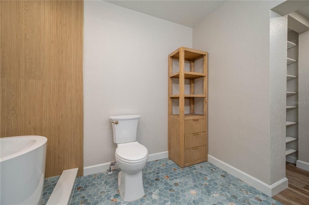 En Venta: $599,000 (3 camas, 3 baños, 2018 Pies cuadrados)