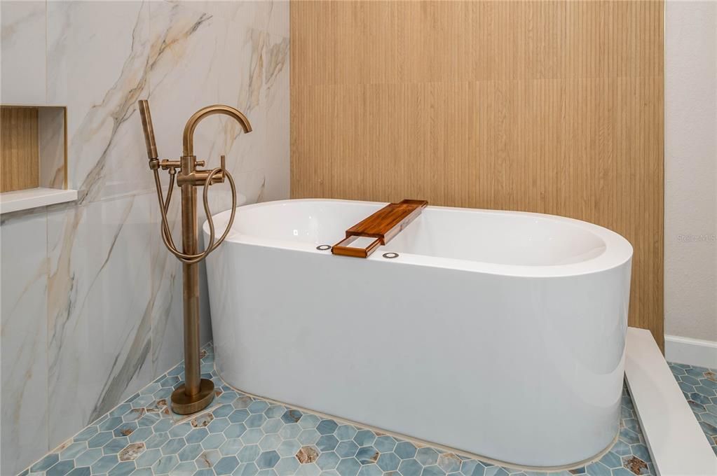 En Venta: $599,000 (3 camas, 3 baños, 2018 Pies cuadrados)