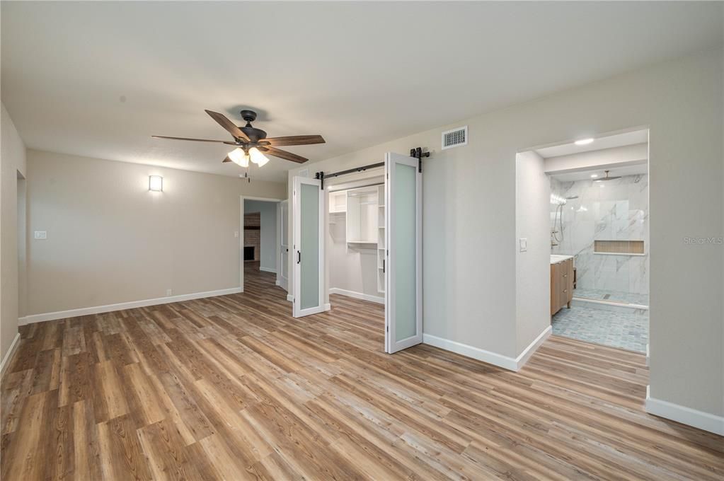 En Venta: $599,000 (3 camas, 3 baños, 2018 Pies cuadrados)