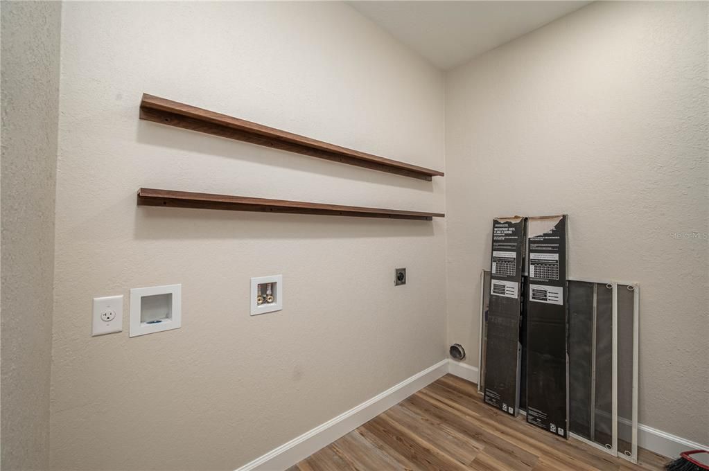 En Venta: $599,000 (3 camas, 3 baños, 2018 Pies cuadrados)