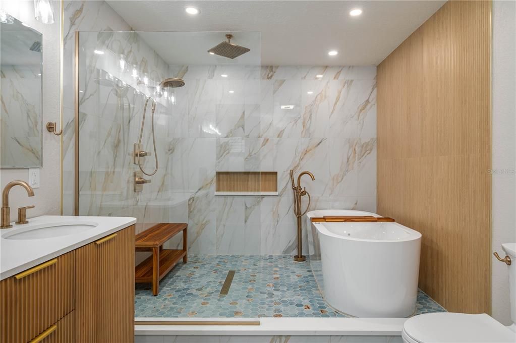 En Venta: $599,000 (3 camas, 3 baños, 2018 Pies cuadrados)