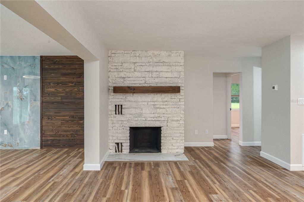 En Venta: $599,000 (3 camas, 3 baños, 2018 Pies cuadrados)