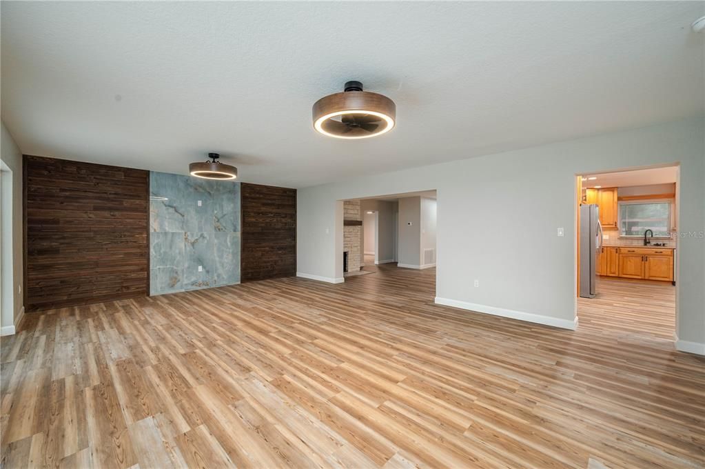 En Venta: $599,000 (3 camas, 3 baños, 2018 Pies cuadrados)