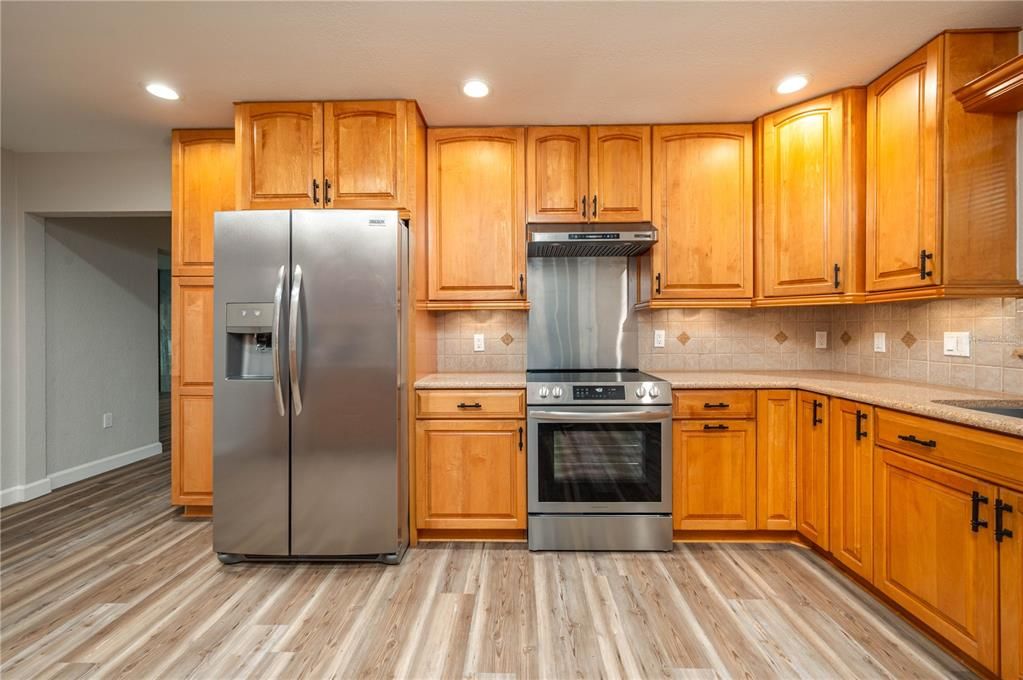 En Venta: $599,000 (3 camas, 3 baños, 2018 Pies cuadrados)